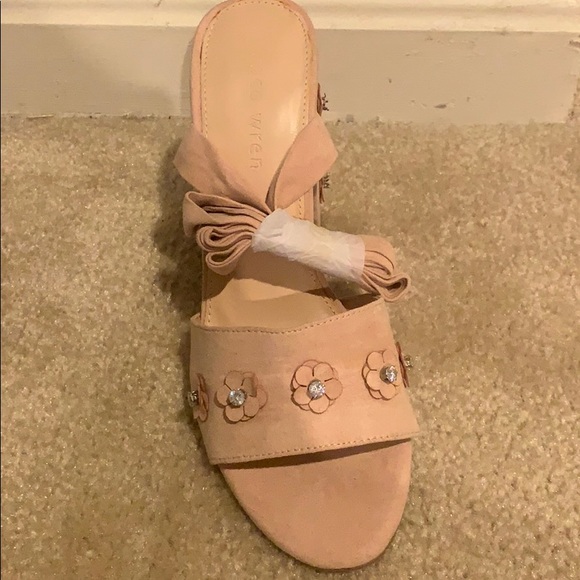 Sandals - Picture 2 of 3